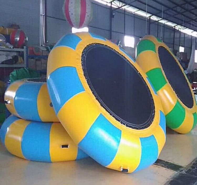 Trampoline de saut d'eau et de - Outdoor Furniture Factory avis et prix